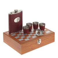 Набор подарочный (фляжка 220 мл, шахматы, воронка, 4 стопки 30 мл), L24 W18,5 H6 см оптом